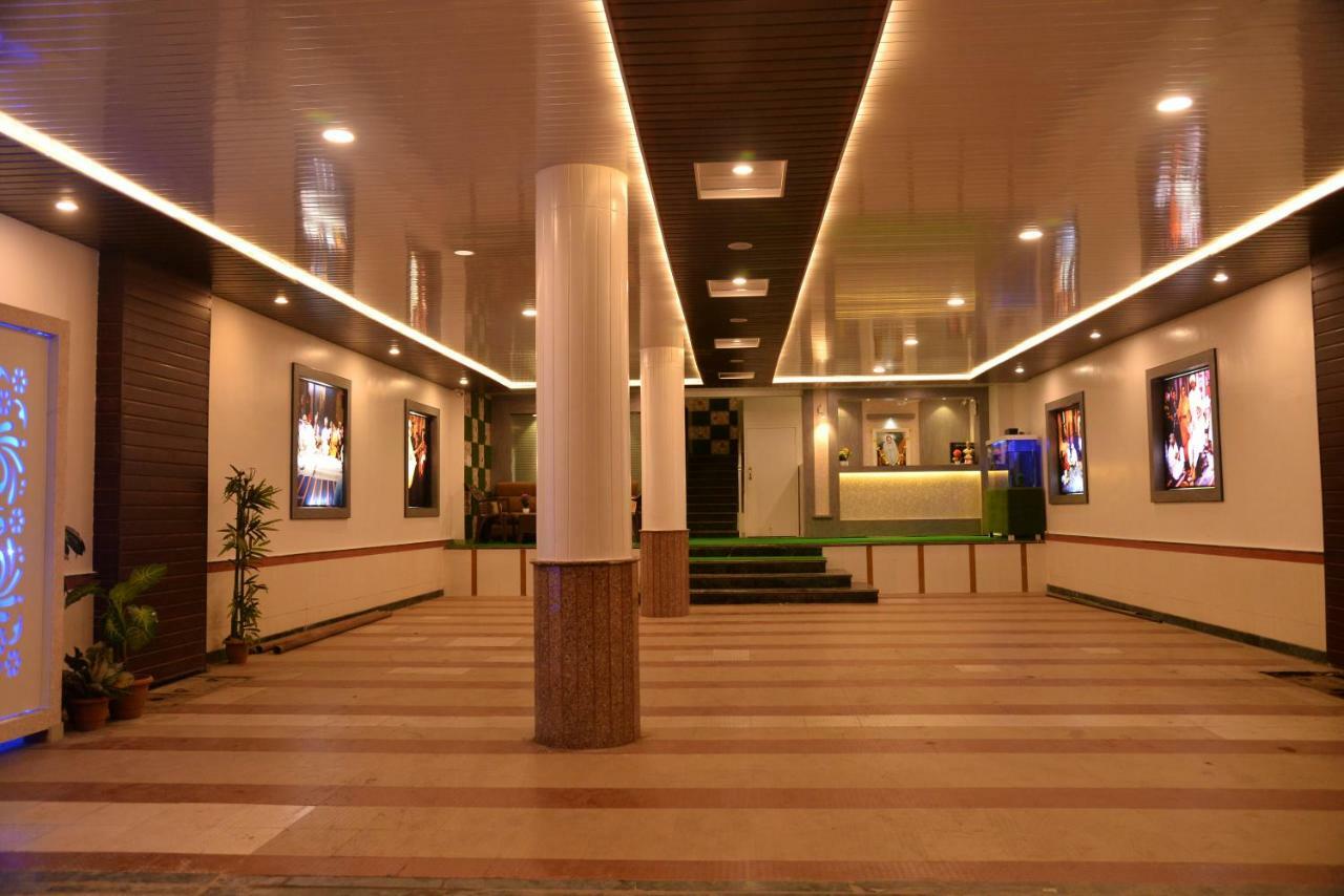 Hotel Disha Palace Shirdi Exterior foto