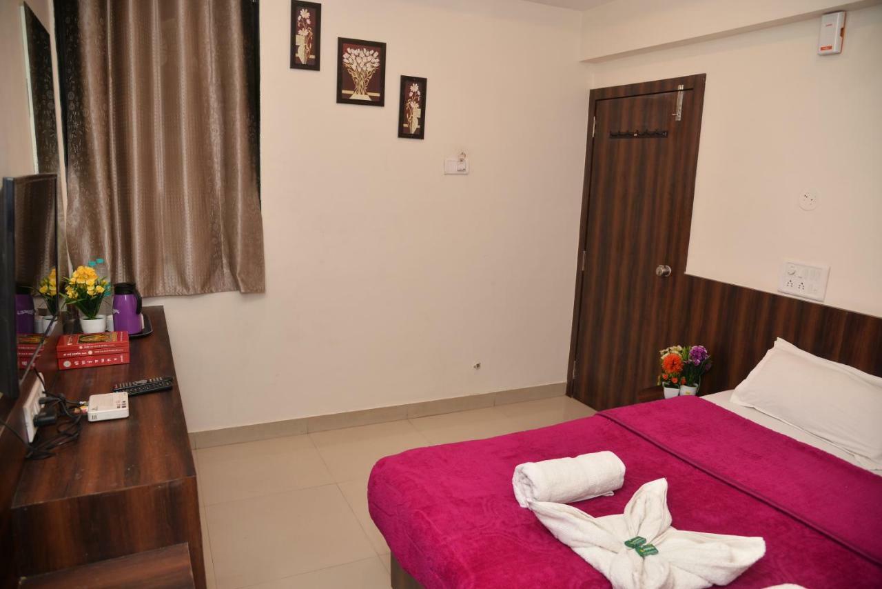 Hotel Disha Palace Shirdi Exterior foto